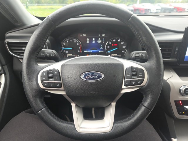Used 2023 Ford Explorer XLT w/ Equipment Group 202A AWD/4WD image 40