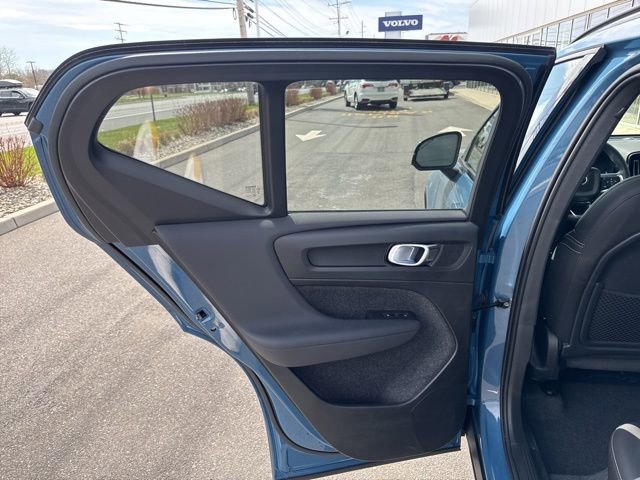Certified 2025 Volvo XC40 B5 Plus image 16