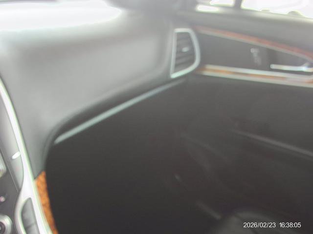 Used 2017 Lincoln MKX Reserve w/ Lincoln MKX Climate Package image 12