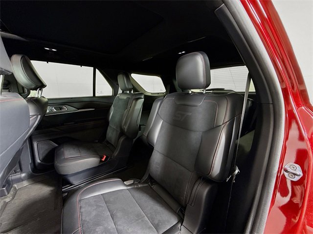 Used 2025 Ford Explorer ST image 24