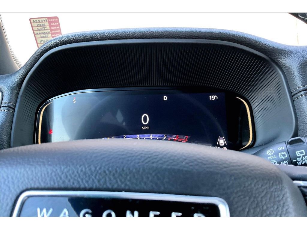 Certified 2024 Jeep Wagoneer L Series II w/ Flexible Seating Group image 27