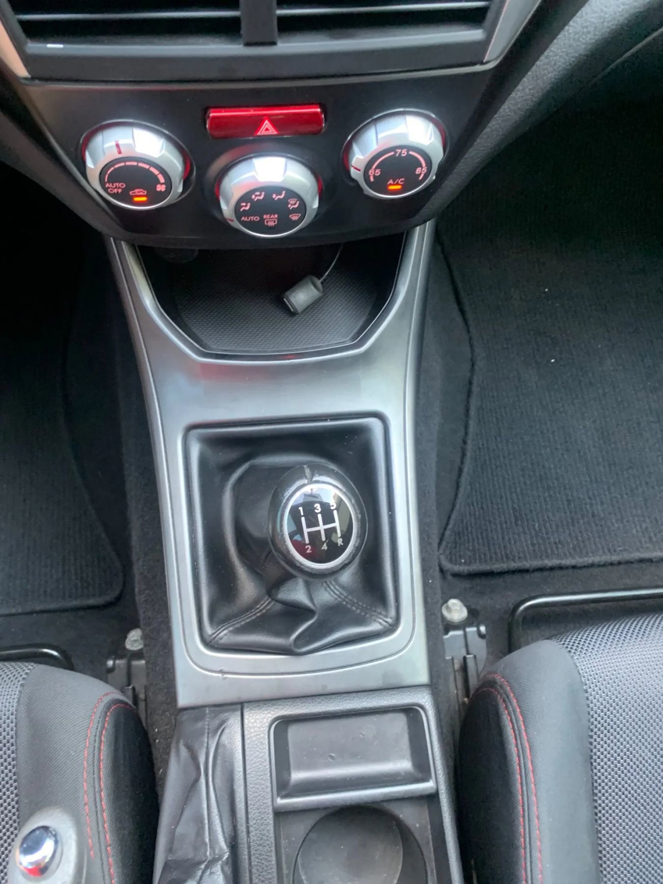 Used 2014 Subaru Impreza WRX Hatchback image 32