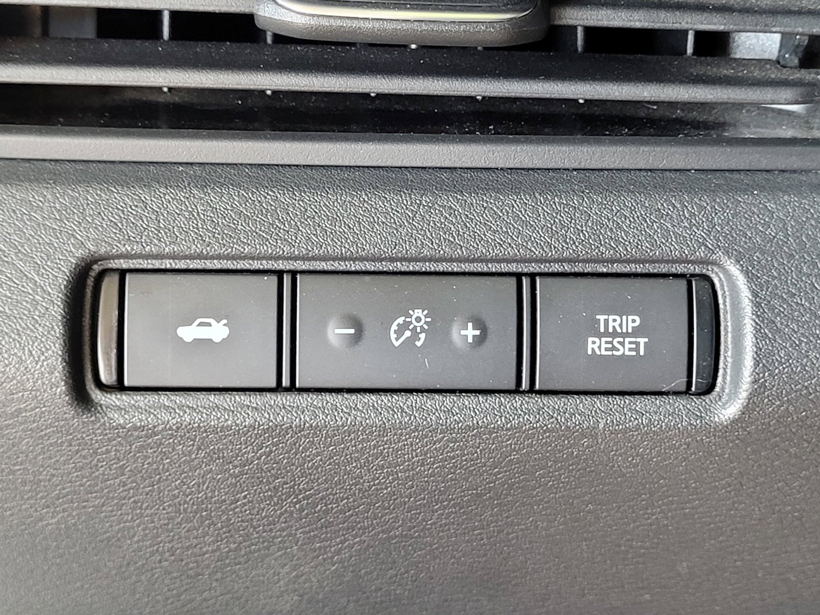 Used 2020 Nissan Altima 2.5 SR FWD image 8
