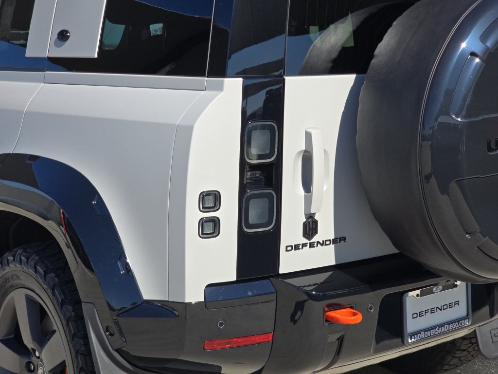 New 2026 Land Rover Defender 110 X AWD/4WD image 36