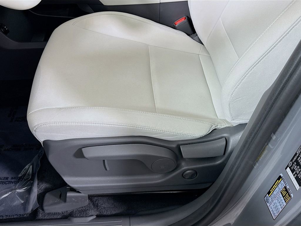 Used 2025 Hyundai Santa Fe SE image 23