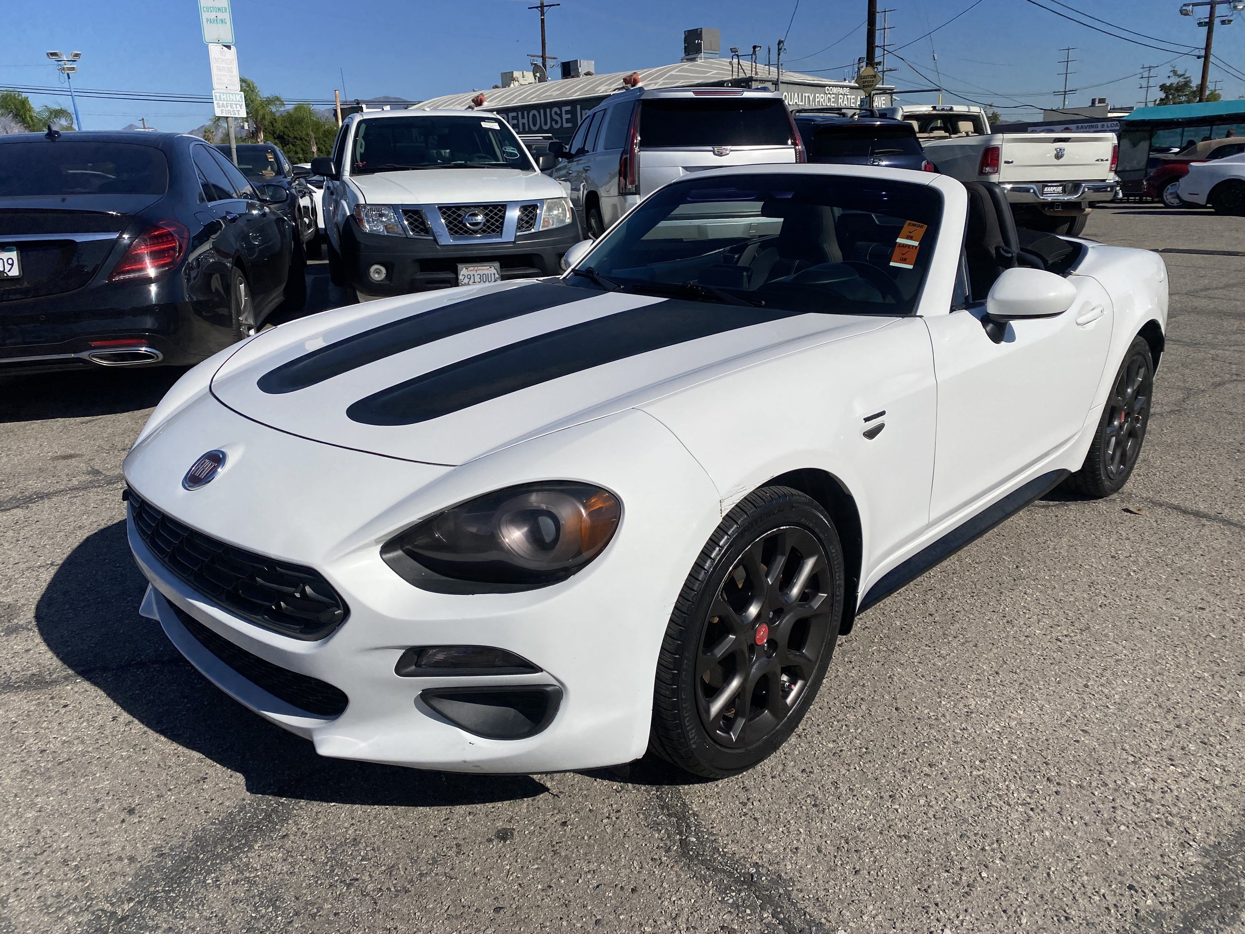Used 2017 FIAT 124 Spider Classica RWD image 2
