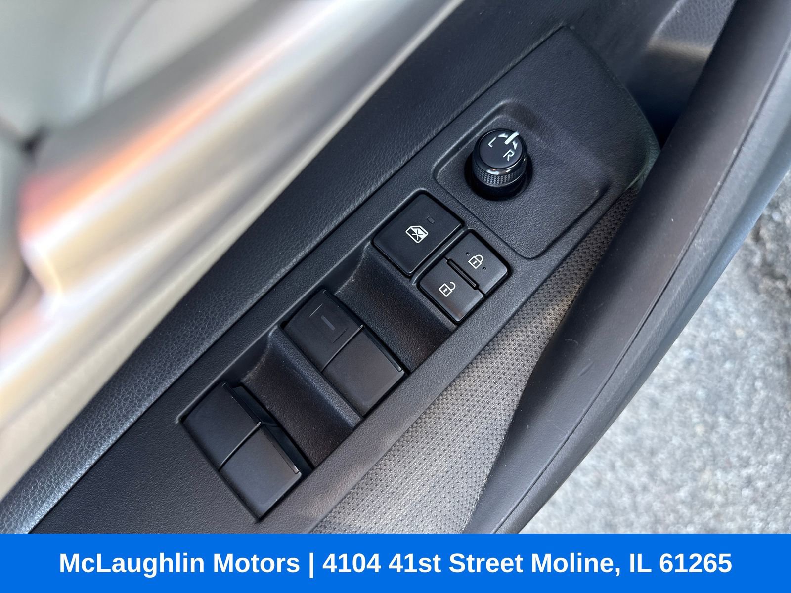 Used 2020 Toyota Corolla LE w/ LE Premium Package image 12