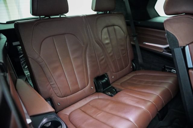 Used 2021 BMW X7 xDrive40i w/ M Sport Package AWD/4WD image 27