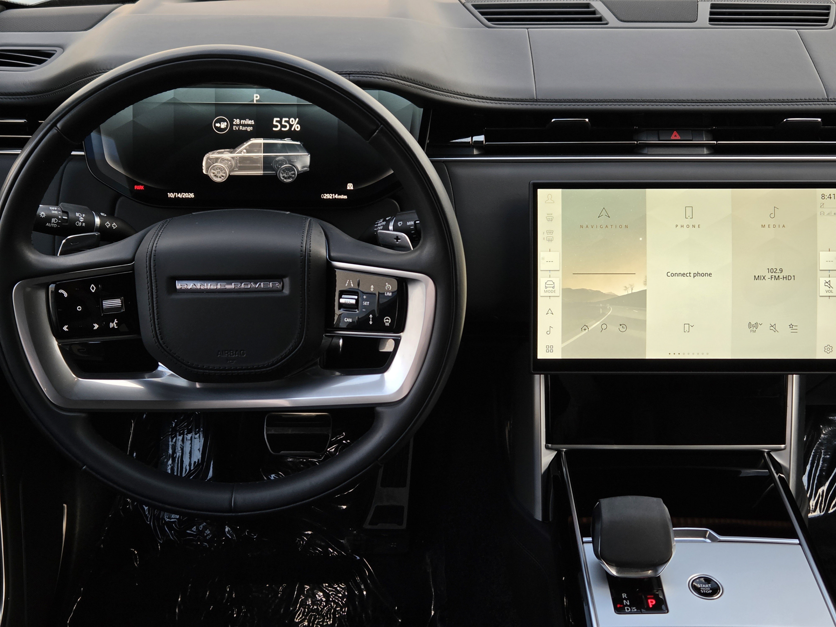 Certified 2025 Land Rover Range Rover SE AWD/4WD image 23