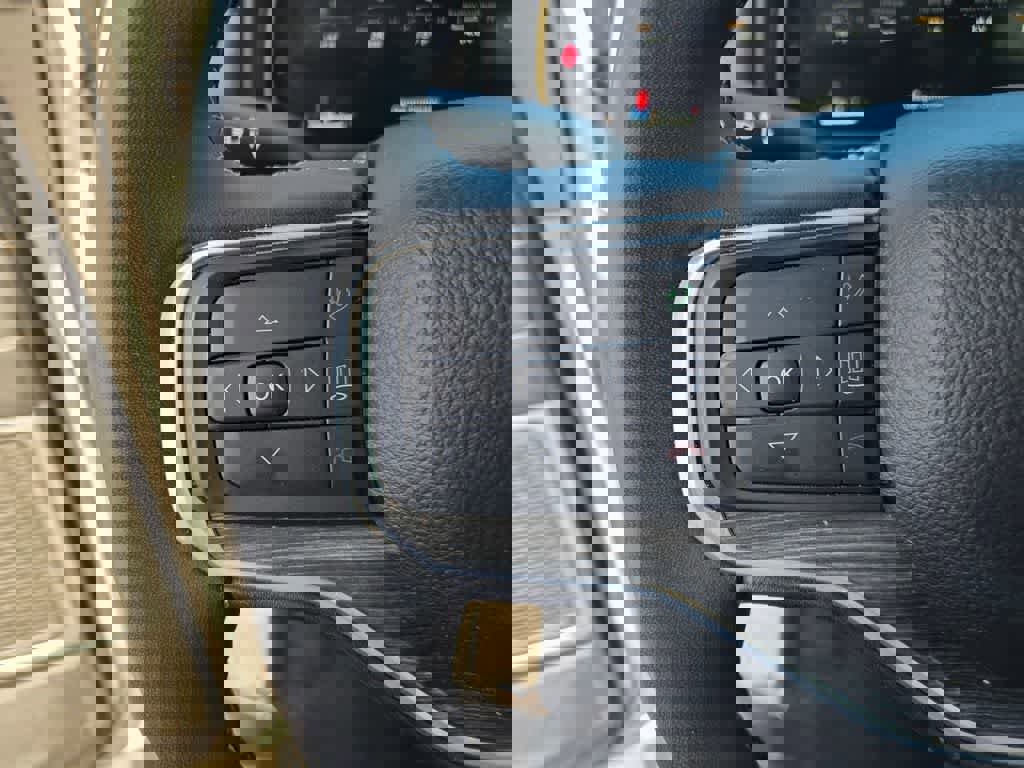 Used 2024 Jeep Wagoneer L Series II RWD image 21