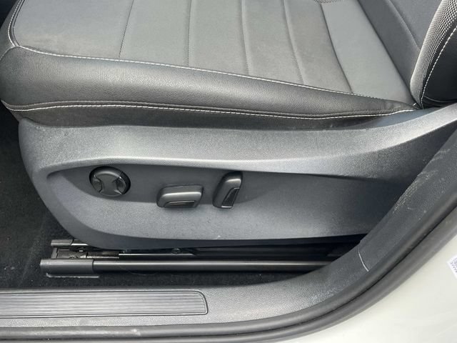 Used 2024 Volkswagen Taos SE AWD/4WD image 33