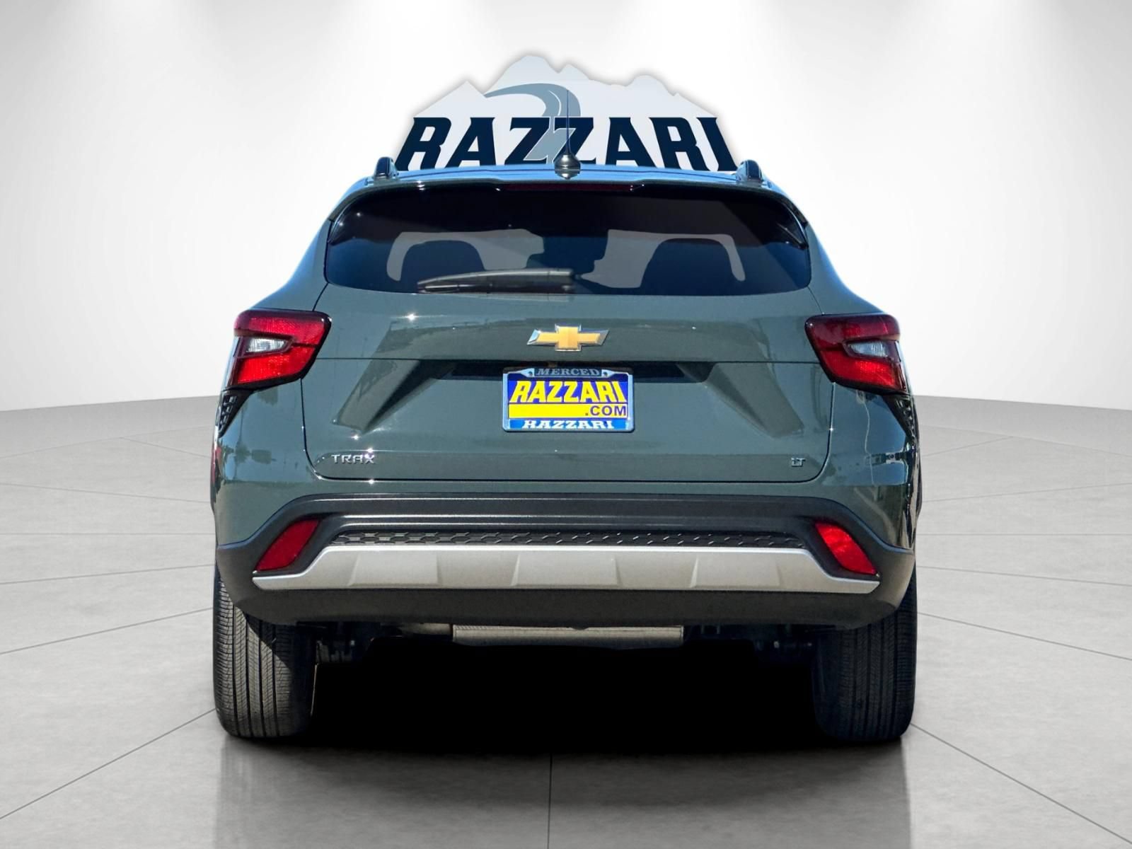 Used 2025 Chevrolet Trax LT FWD image 4