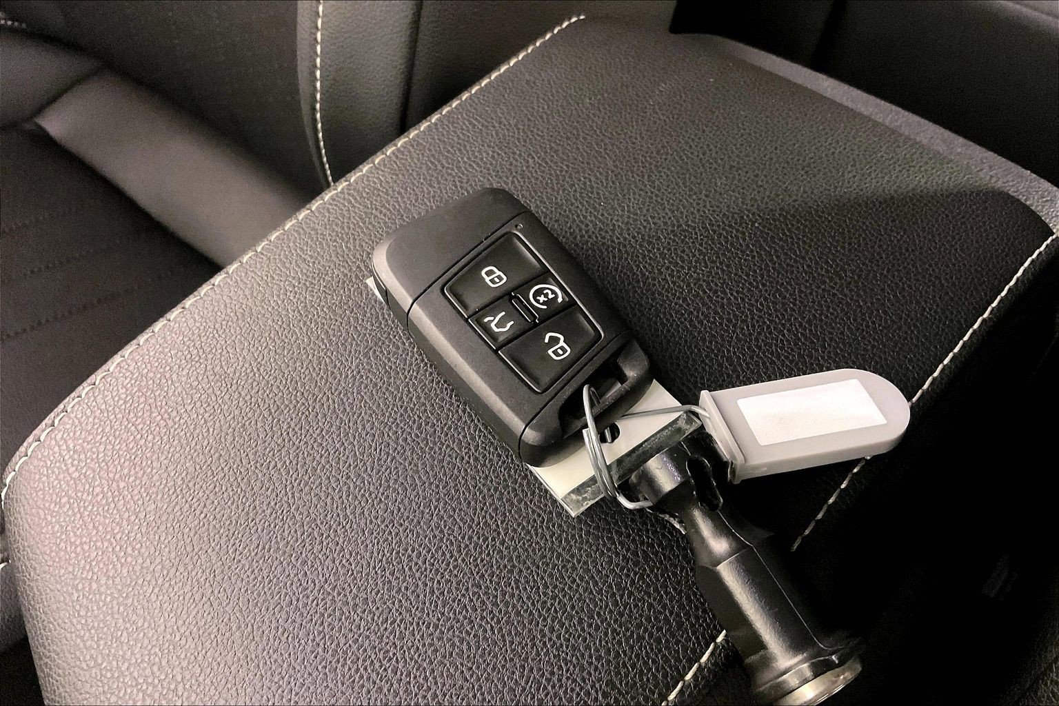 Used 2023 Volkswagen Tiguan SE FWD image 29