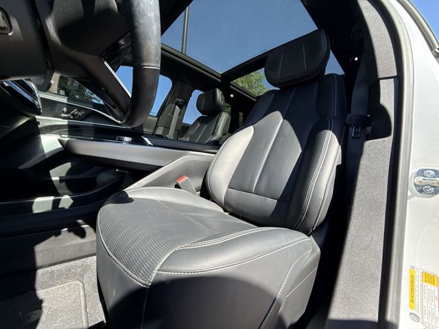 Used 2025 Cadillac Lyriq Sport AWD/4WD image 11