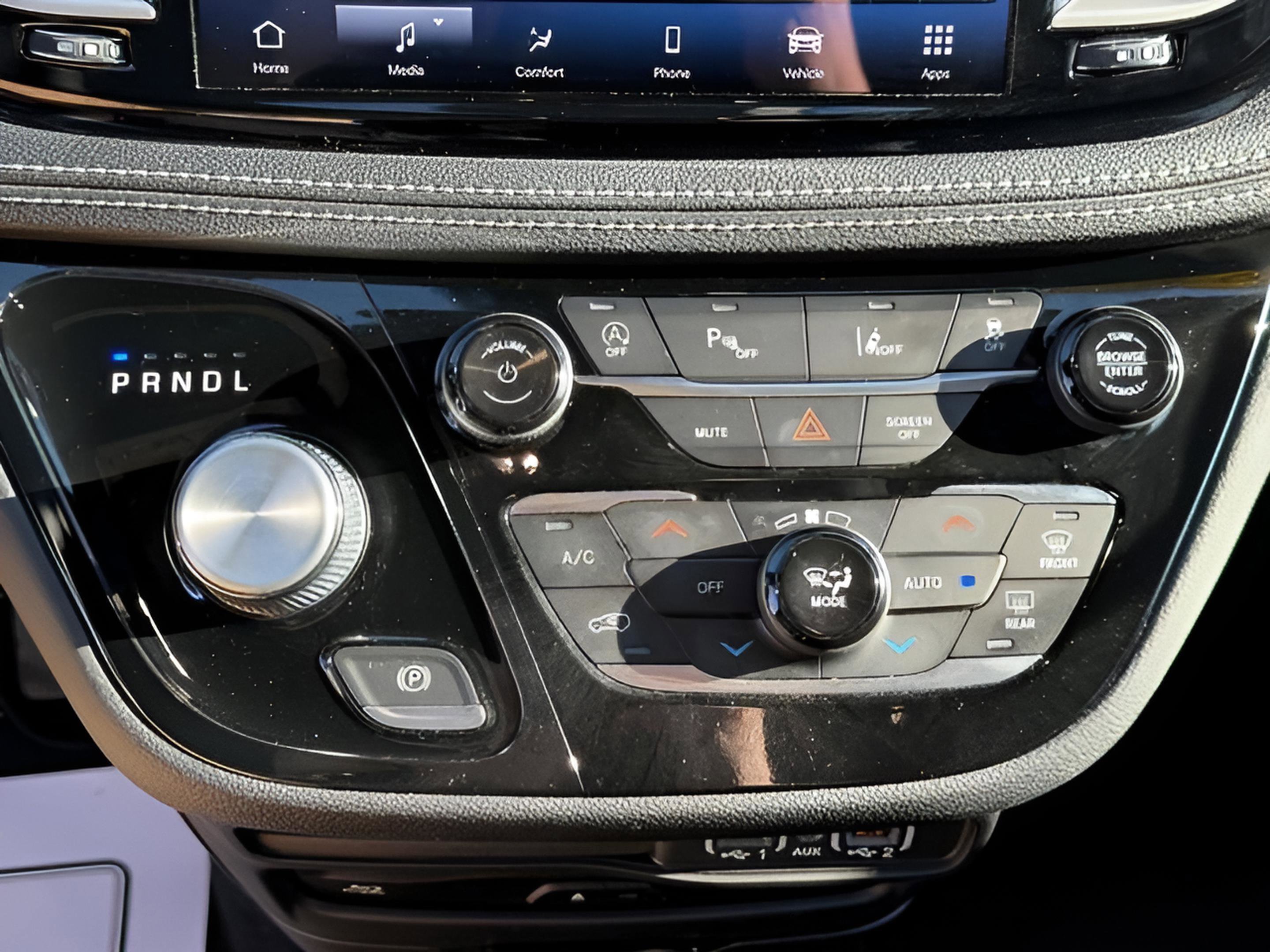 Certified 2021 Chrysler Pacifica Touring-L w/ Uconnect Theater Family Group image 25