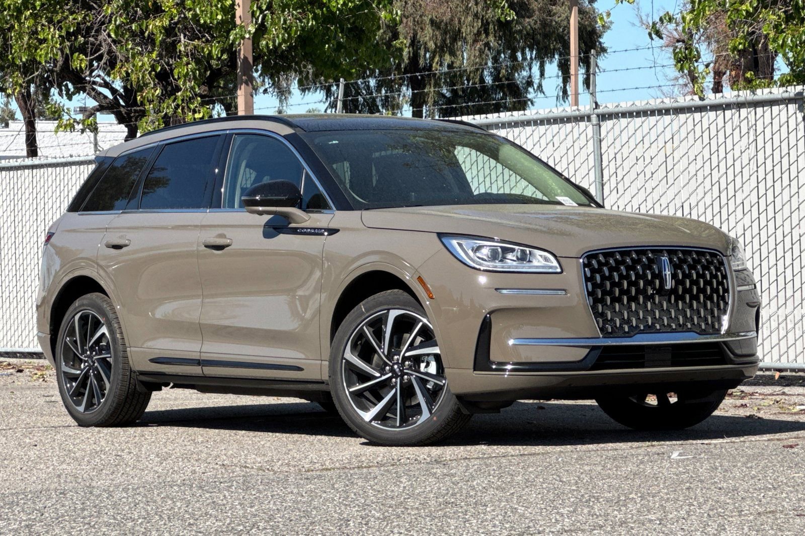 New 2026 Lincoln Corsair Grand Touring image 2