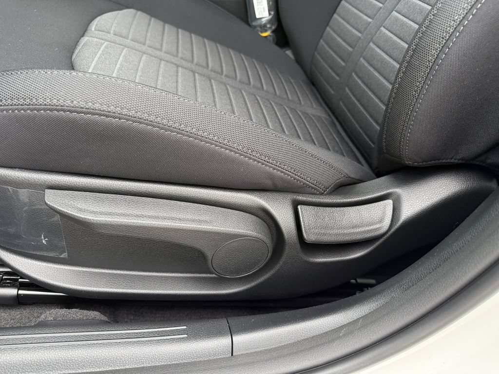 New 2026 Kia K5 LXS FWD image 16