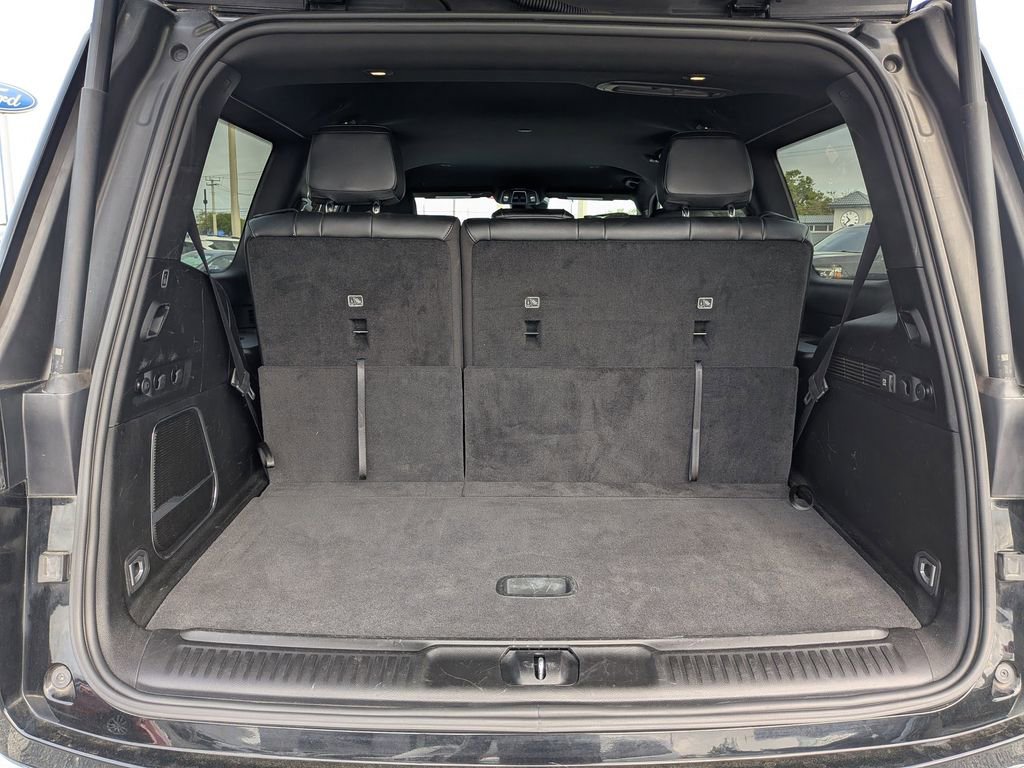 Used 2024 Jeep Wagoneer Series II w/ Flexible Seating Group image 12