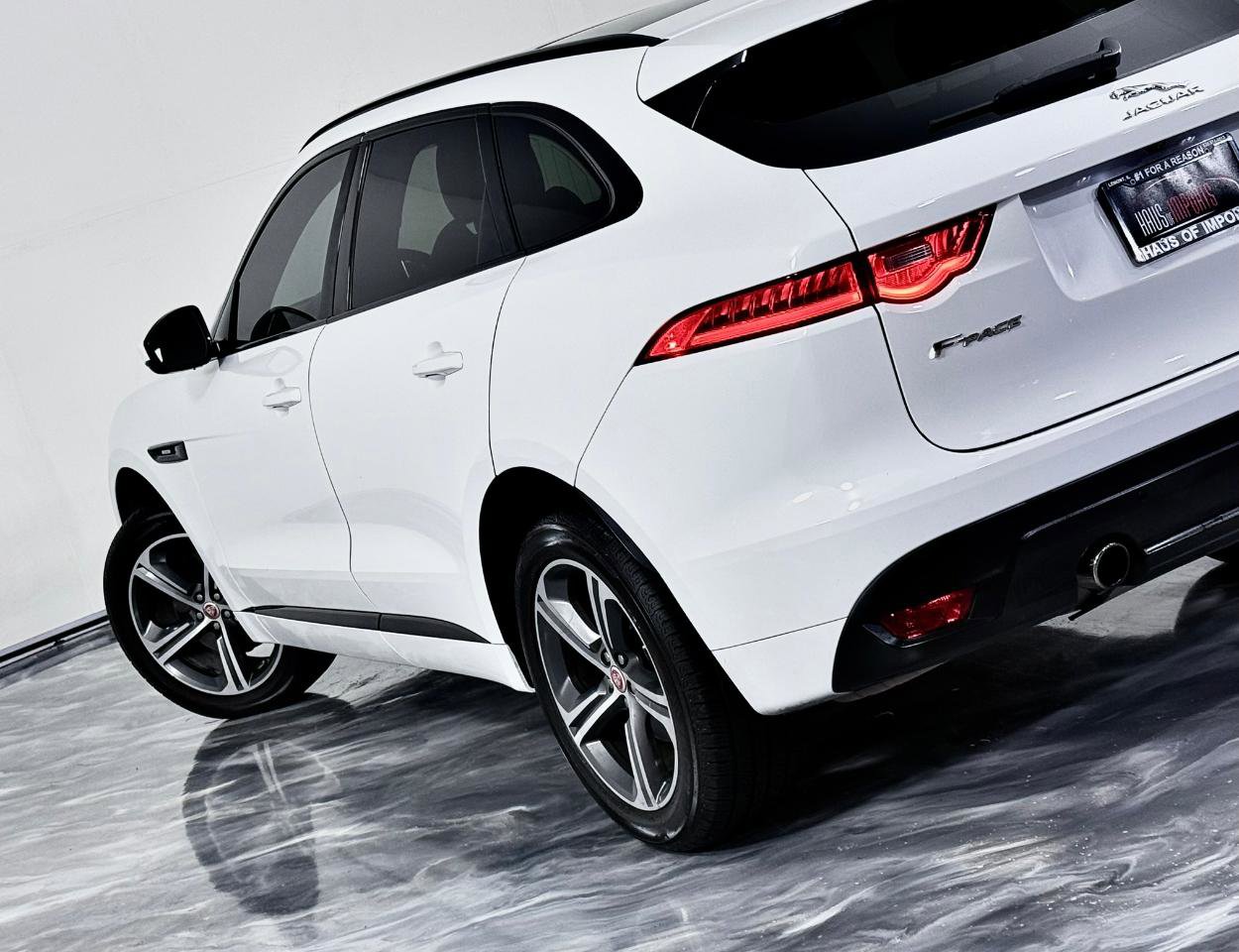 Used 2019 Jaguar F-PACE R-Sport image 14