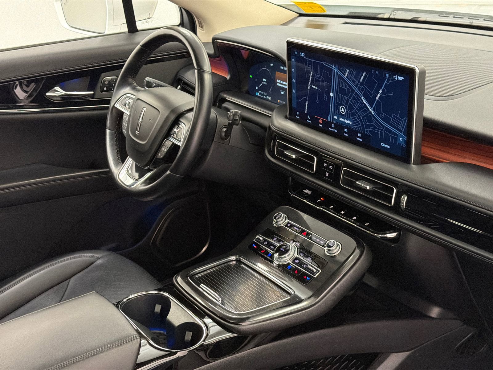 Used 2022 Lincoln Nautilus Reserve FWD image 10