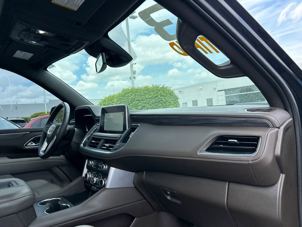 Certified 2023 GMC Yukon SLT w/ SLT Premium Package AWD/4WD image 43