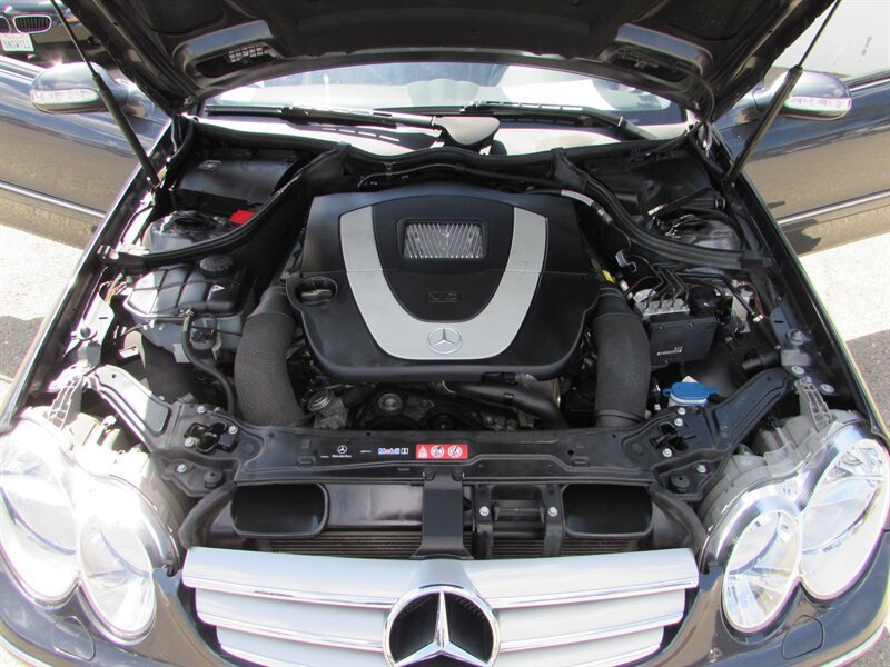 Used 2008 Mercedes-Benz CLK 350 Coupe image 36