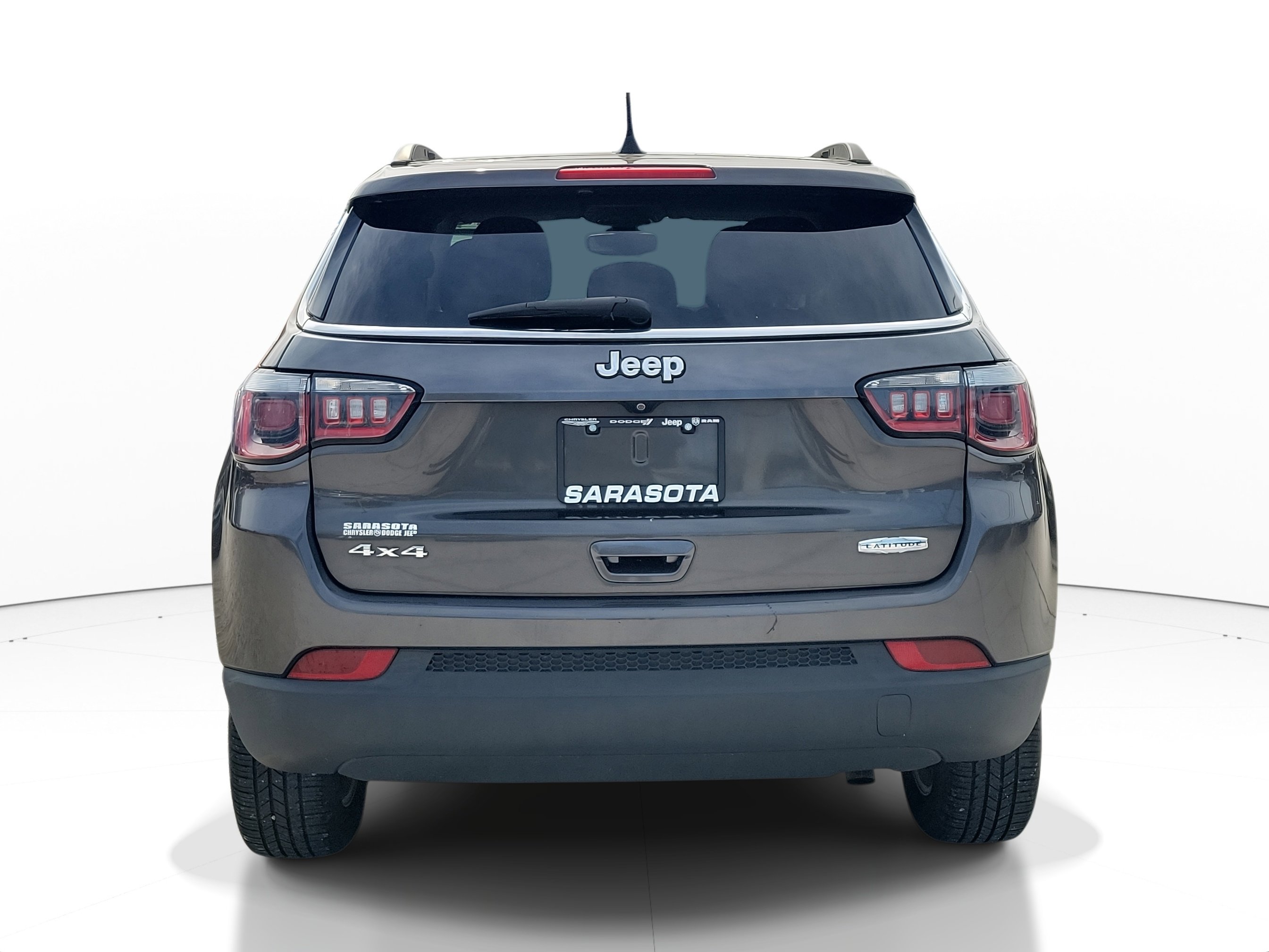 Used 2018 Jeep Compass Latitude w/ Popular Equipment Group AWD/4WD image 5