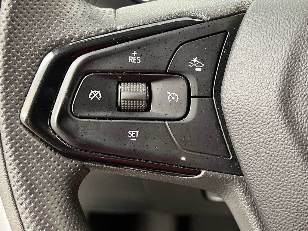 Used 2025 Chevrolet Trax LT FWD image 45
