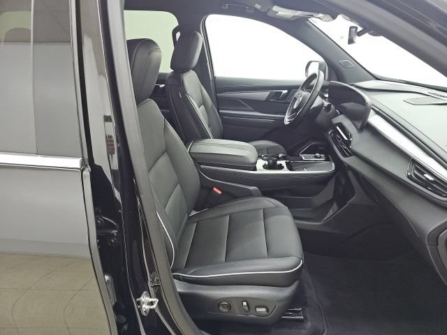 Used 2025 Buick Enclave Preferred AWD/4WD image 21