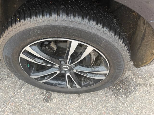 Used 2019 Volvo XC60 T6 Momentum w/ Multimedia Package AWD/4WD image 10