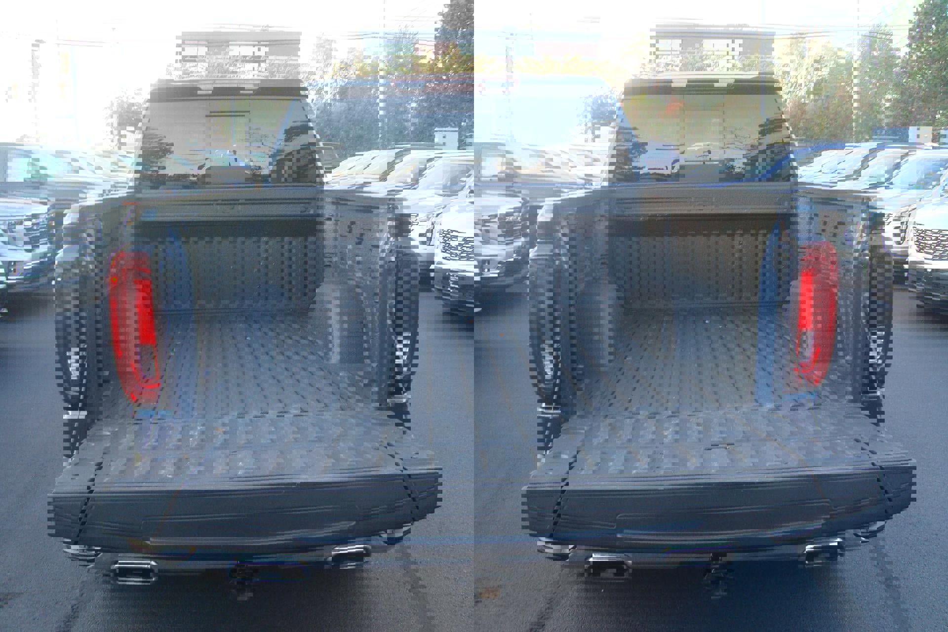 Used 2022 GMC Sierra 1500 SLT w/ SLT Convenience Package image 7