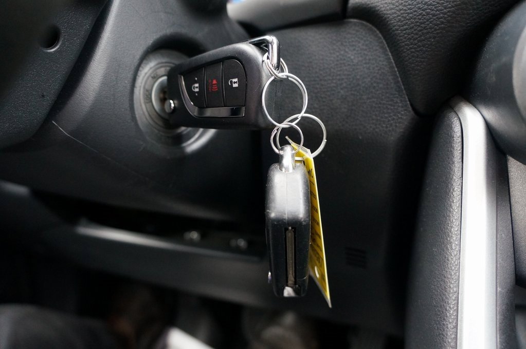 Used 2021 Toyota RAV4 LE image 29