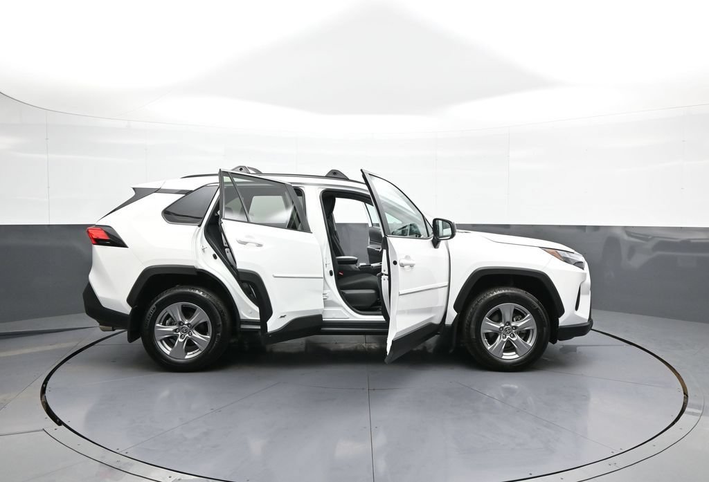 Certified 2024 Toyota RAV4 LE AWD/4WD image 41