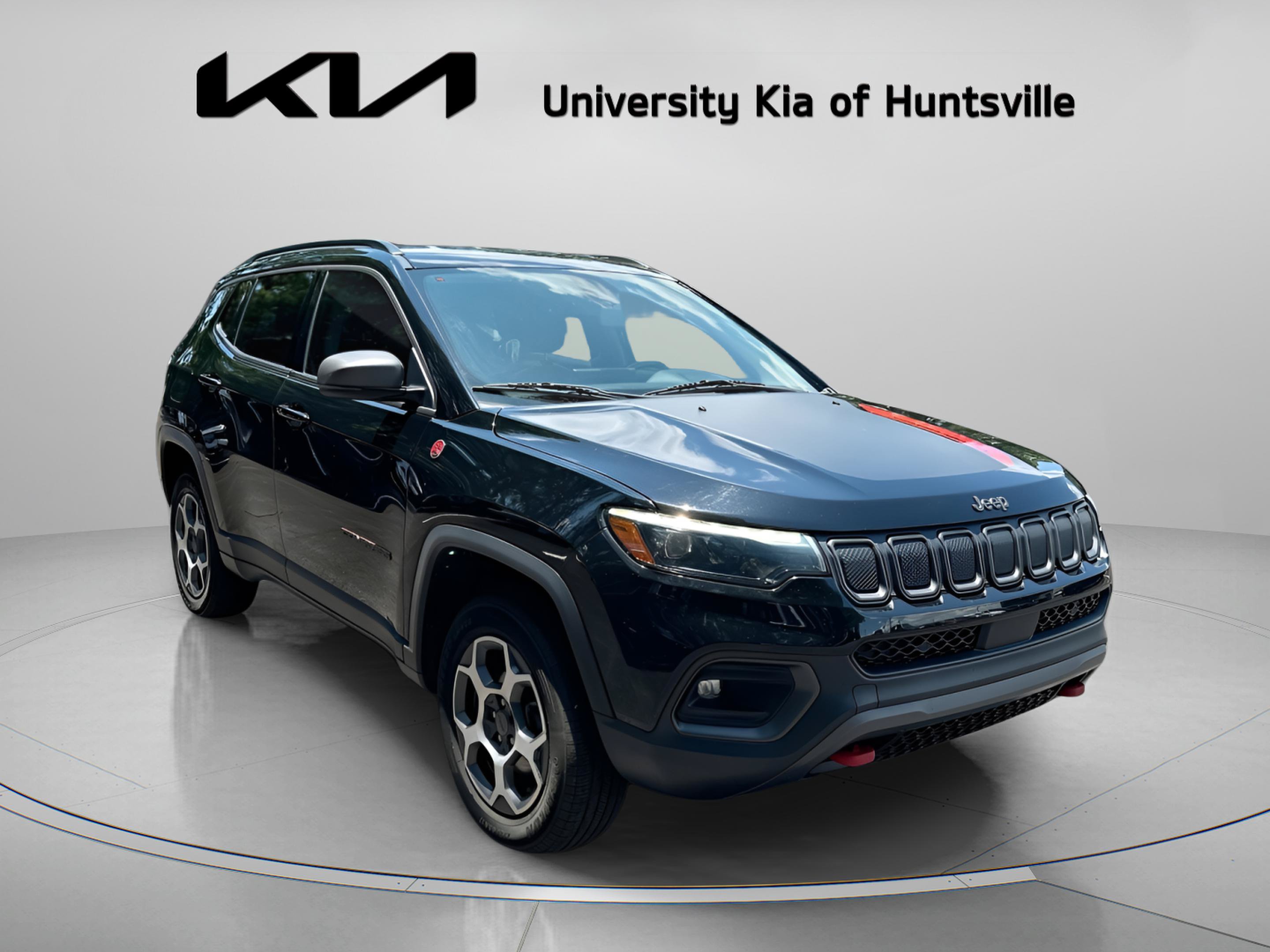 Used 2022 Jeep Compass Trailhawk w/ Trailhawk Elite Group AWD/4WD image 2