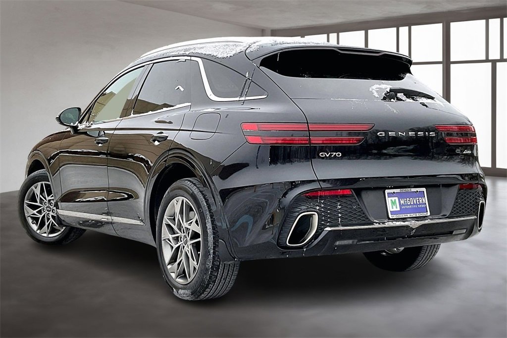 Used 2024 Genesis GV70 2.5T Select w/ Select Package image 4