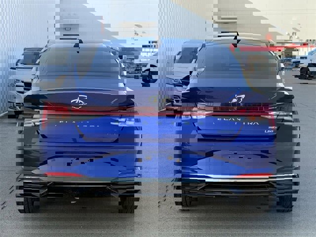 Used 2021 Hyundai Elantra Limited image 5