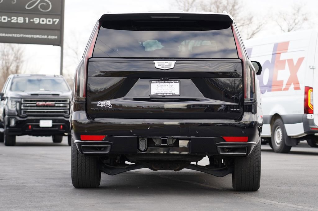 Used 2024 Cadillac Escalade ESV Sport Platinum w/ LPO, ONYX Package image 4