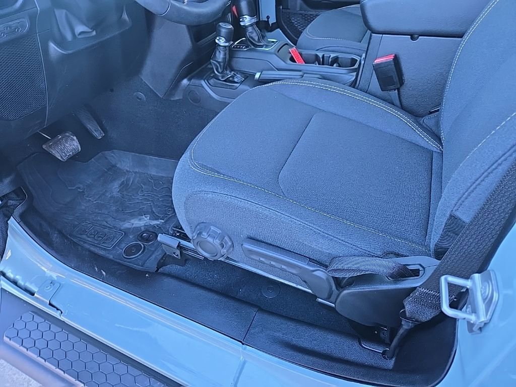 Used 2024 Jeep Wrangler Sport S image 33