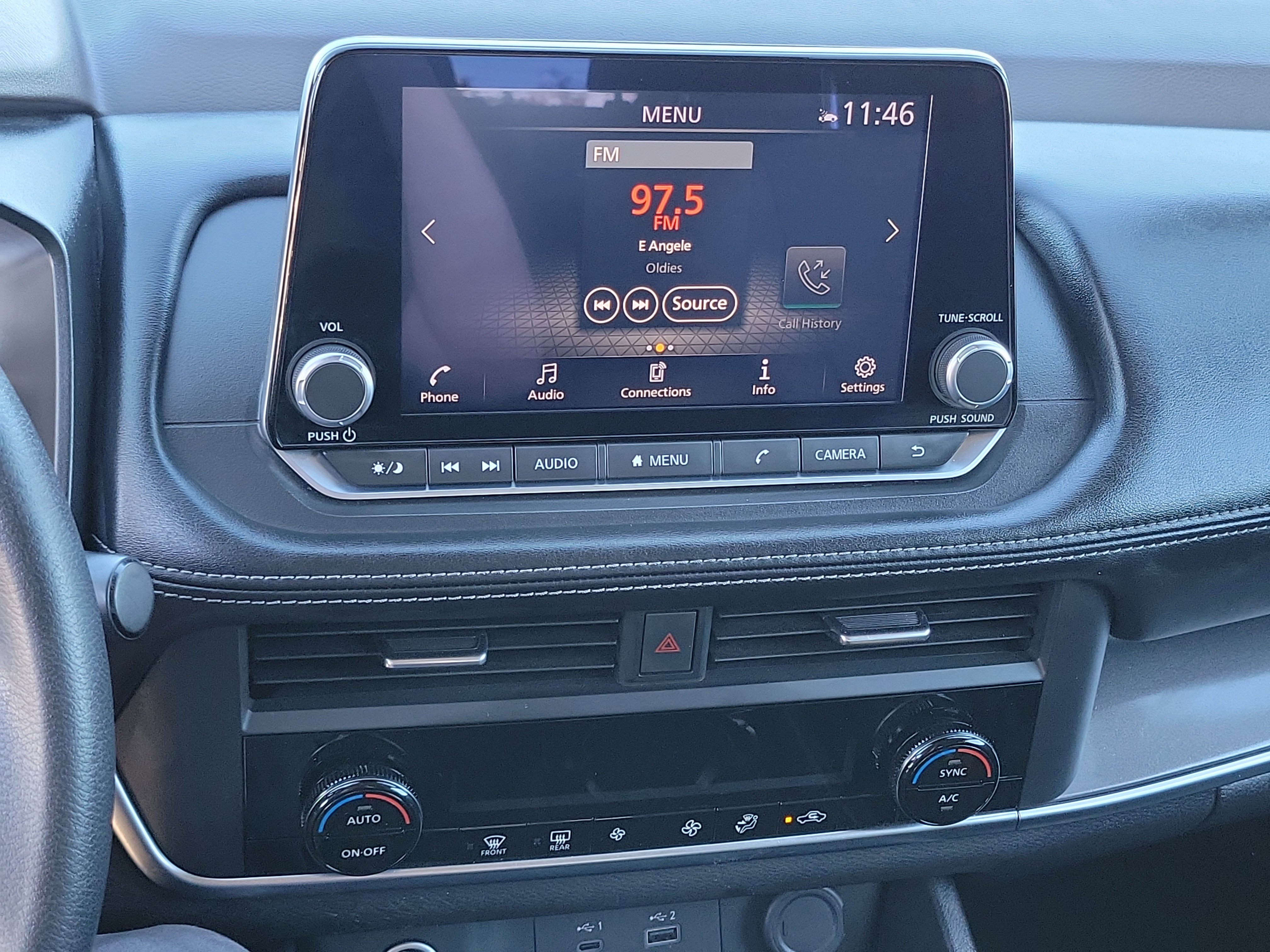 Used 2023 Nissan Rogue SV image 11