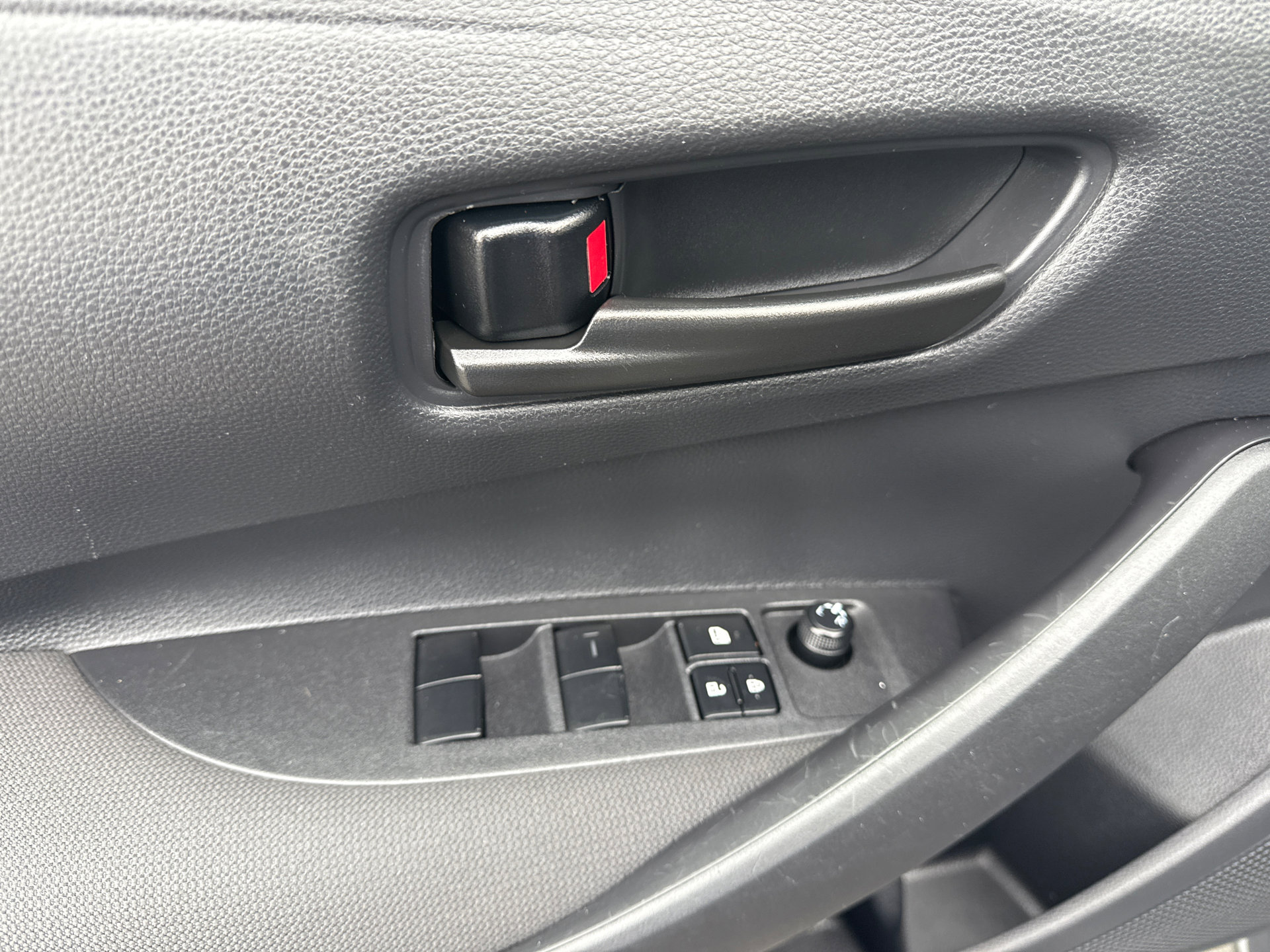Used 2025 Toyota Corolla LE FWD image 22