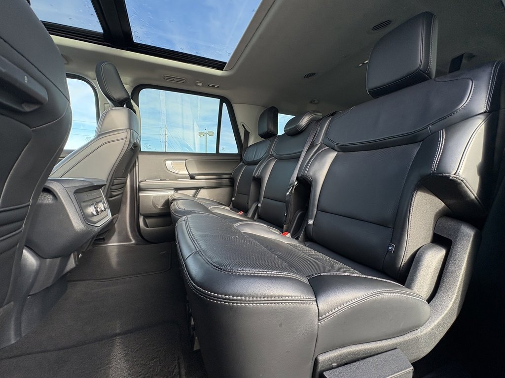 Certified 2025 Ford Expedition Max Platinum image 19