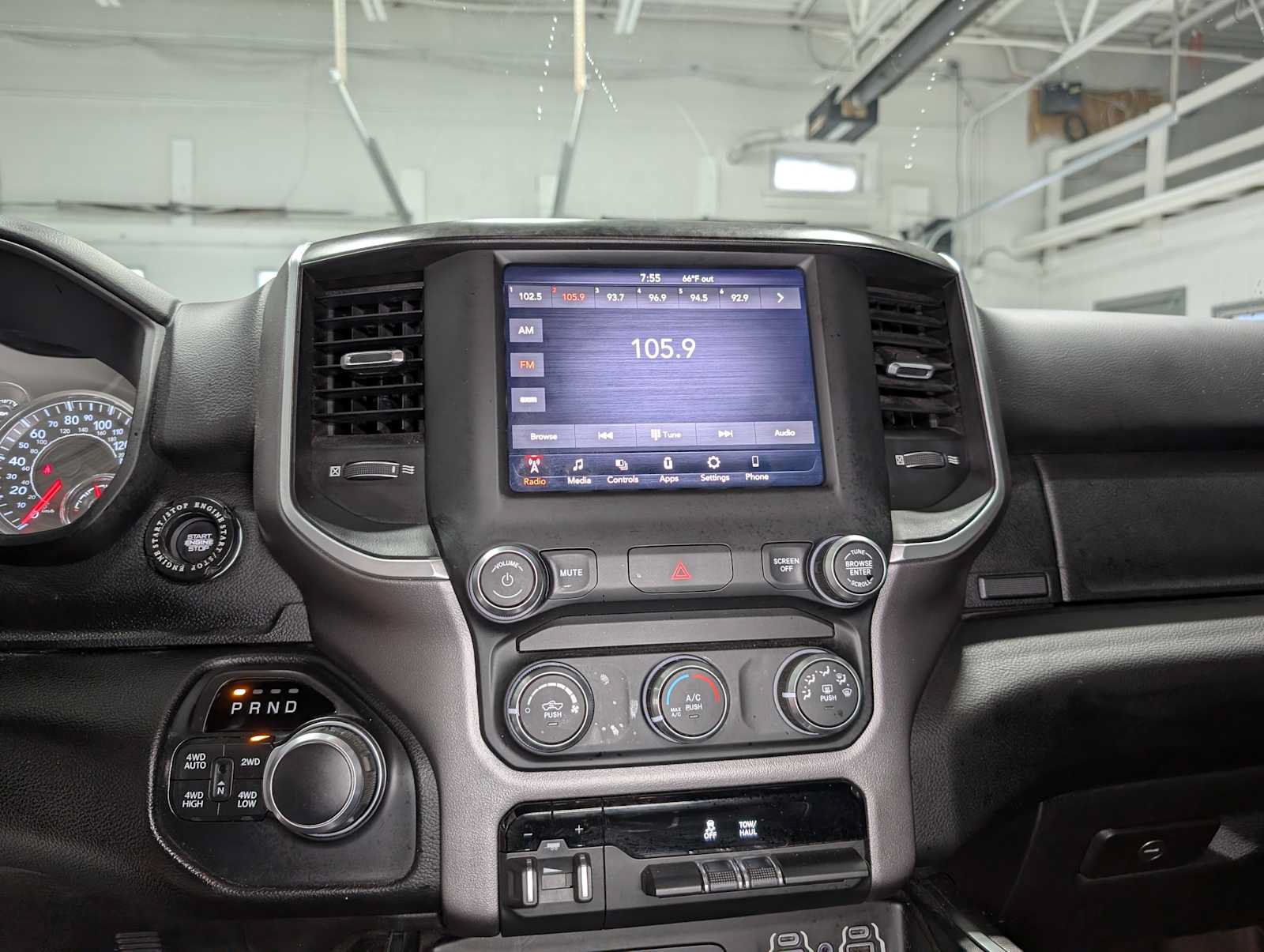 Used 2019 RAM 1500 Big Horn AWD/4WD image 34
