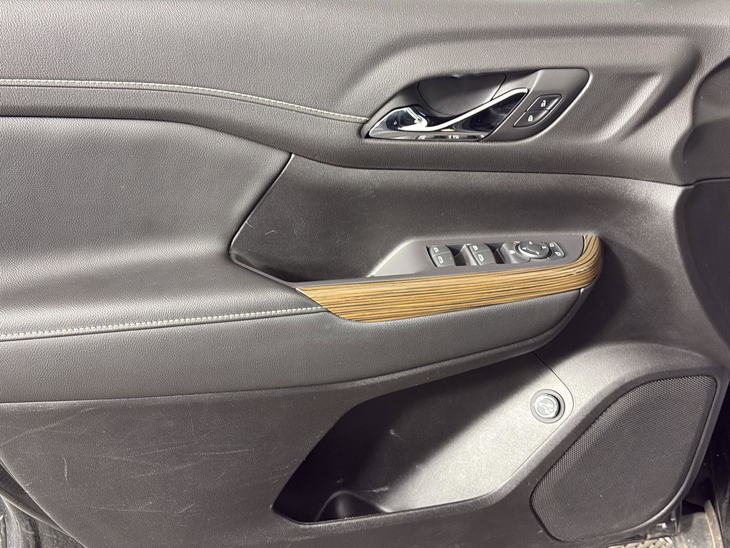 Used 2022 GMC Acadia SLE w/ Driver Convenience Package image 22