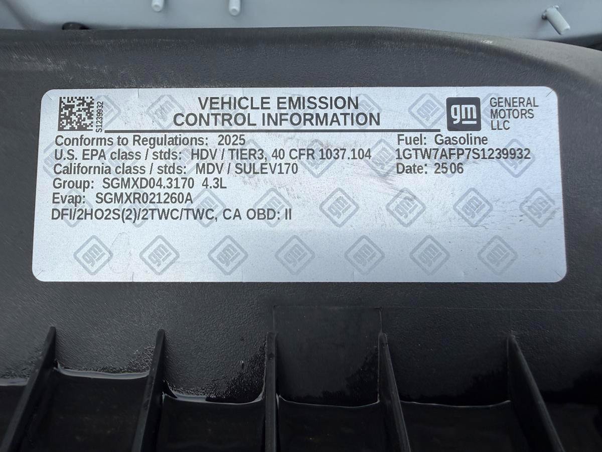 Used 2025 GMC Savana 2500 w/ Driver Convenience Package RWD image 24
