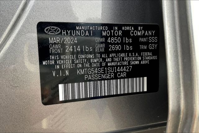 Certified 2025 Genesis G70 3.3T Advanced w/ Sport Prestige Package image 32