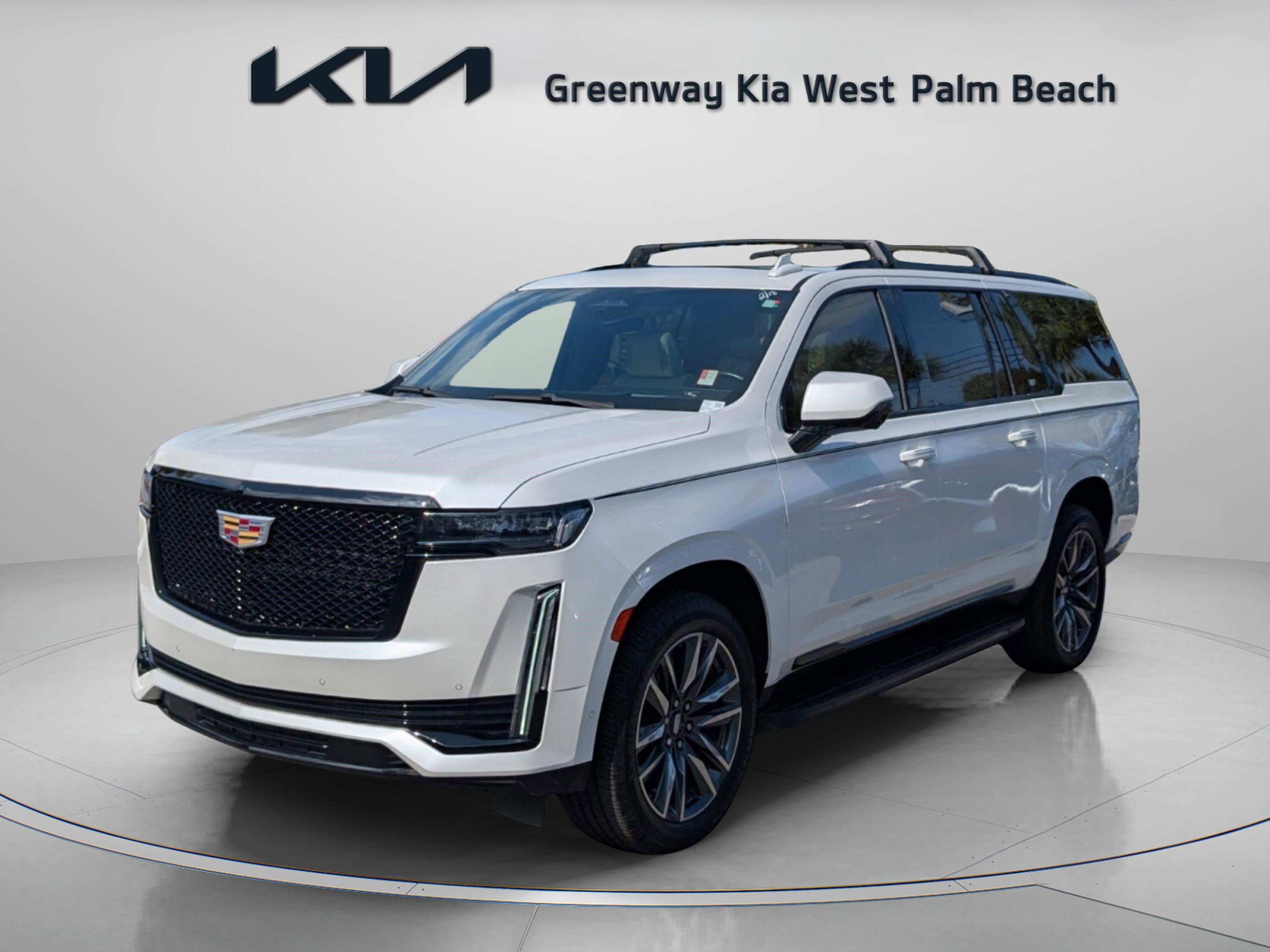 Used 2022 Cadillac Escalade ESV Sport RWD image 3