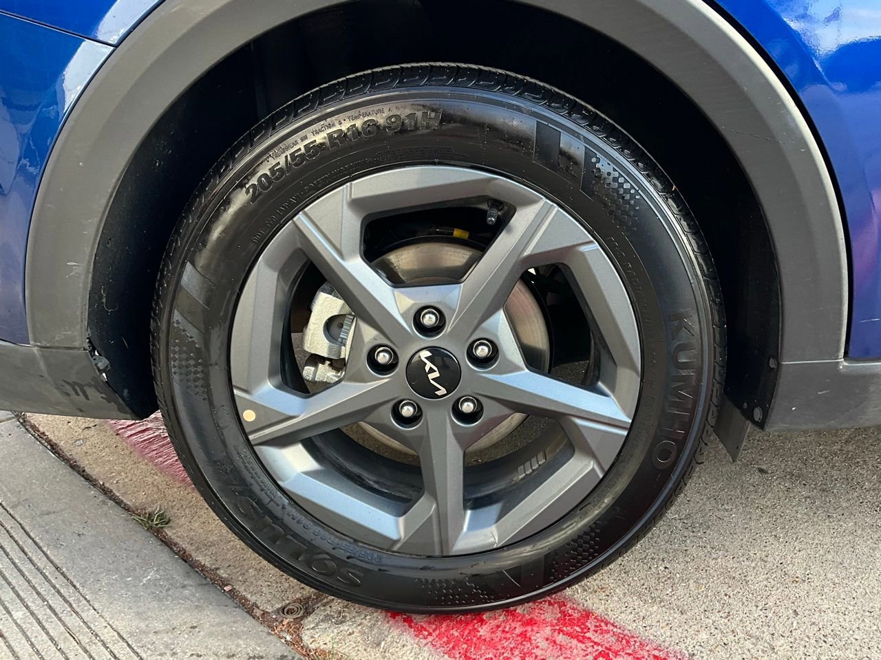 Used 2025 Kia K4 LXS image 9