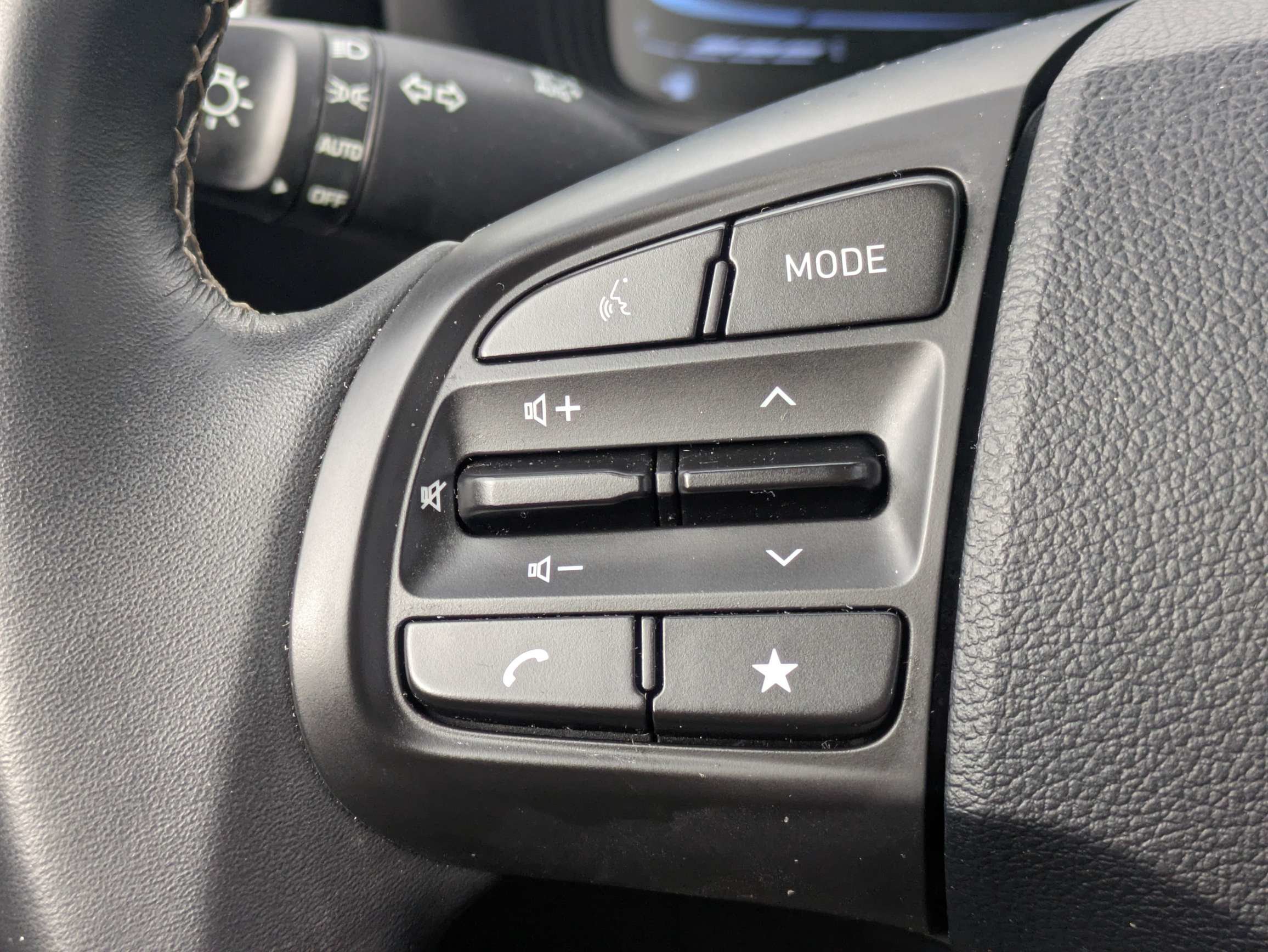 Used 2026 Hyundai Venue SEL FWD image 22