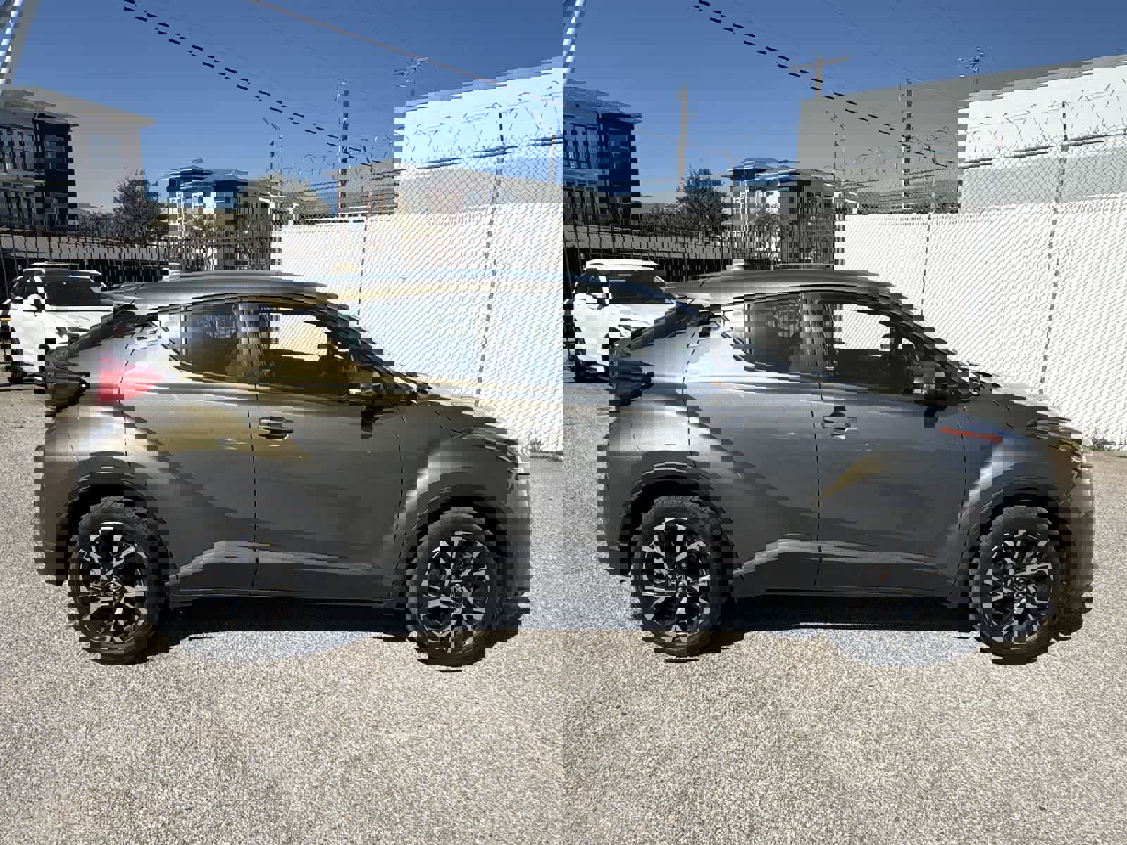 Used 2021 Toyota C-HR XLE image 15