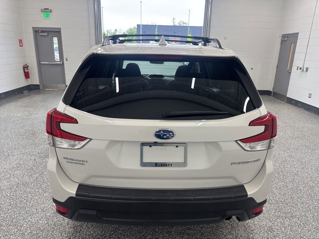 Used 2020 Subaru Forester Premium image 4
